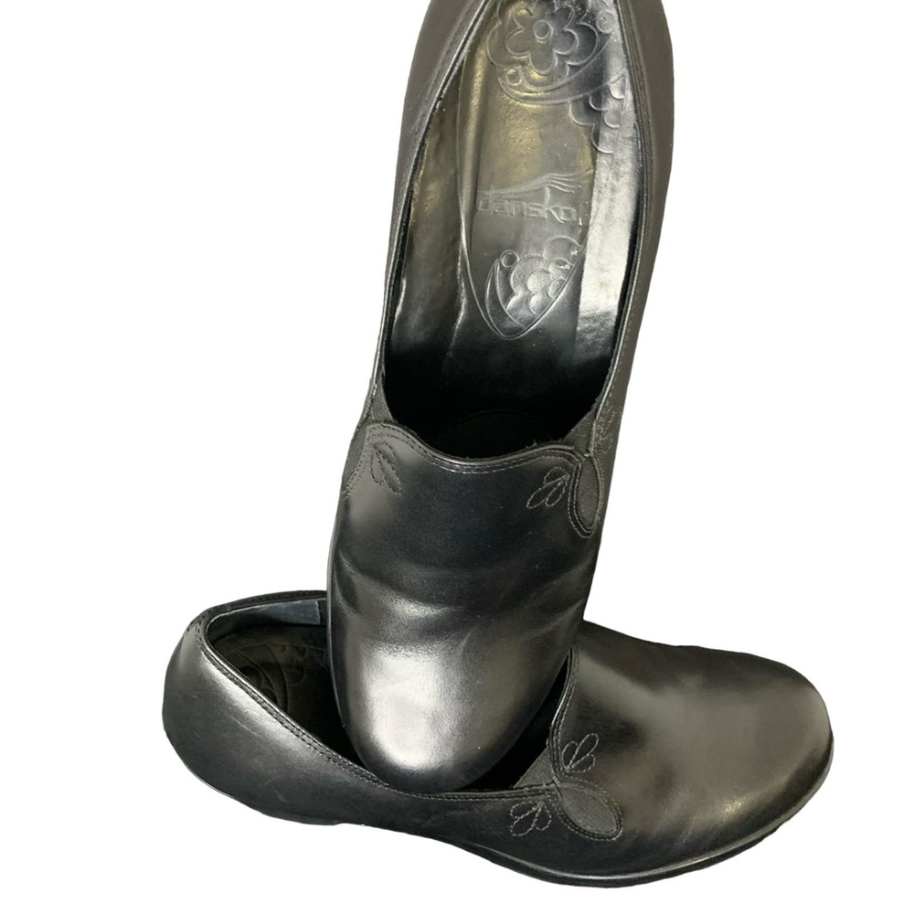Dansko. Beth Pumps with Cuban Heels Size EU 42/US 11.5 in Black Comfy Casual
